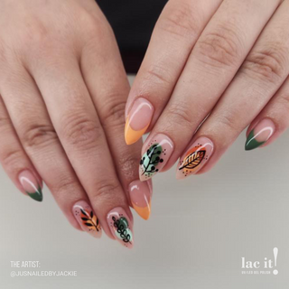 en Vogue Lac it! Do not disturb punchy pastel orange crème UV/LED gel nail polish for professional nails and extensions. Shown on nails with nail art