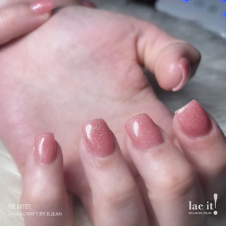 en Vogue Lac It! Arabian Nights holographic microglitters in a baby pink jelly base UV/LED gel nail polish manicure