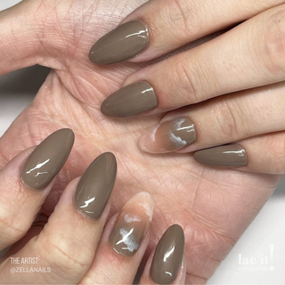 en Vogue Lac It! Aroma Mocha deep taupey brown crème UV/LED gel nail polish manicure