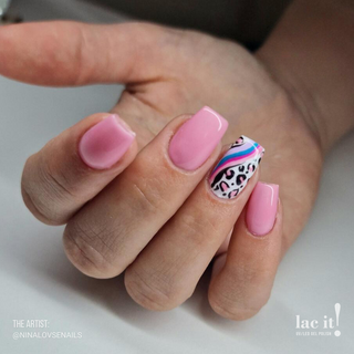 en Vogue Lac It! Candy Floss warm strawberry pink crème UV/LED gel nail polish for professional nails and extensions on a square nail polish