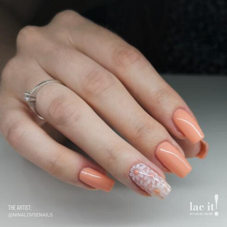 en Vogue Lac It! Fuzzy peach crème UV/LED gel nail polish for professional nails and extensions on square manicure