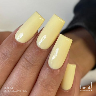 en Vogue Lac It! Limone rich pastel yellow crème UV/LED gel nail polish for professional nails and extensions on square manicure