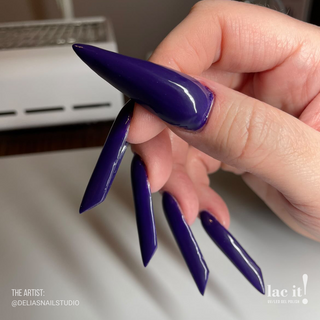 en Vogue Lac It! Purple true, classic rich purple crème UV/LED gel nail polish for professional nails and extensions on extra long pointed manicured nails