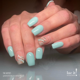 en Vogue Lac It! Robins Egg light turquoise crème UV/LED gel nail polish for professional nails and extensions on square manicure