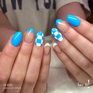 en Vogue Lac It! Splish Splash bright, light, true blue crème UV/LED gel nail polish for professional nails and extensions on almond manicure