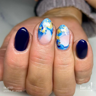 en Vogue Lac It! Zen dark navy crème UV/LED gel nail polish for professional nails and extensions on almond shaped manicured nails