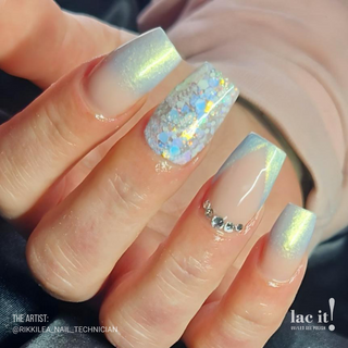 en Vogue Lac It! Zircon Light baby blue with a frosty, gold pearlescent shimmer UV/LED gel nail polish for professional nails and extensions on long manicured nails