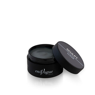 en Vogue sculpting gel in clear for professional nail sculpting and extensions